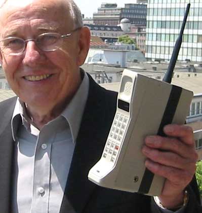 PRIMER TELEFONO MOVIL.  Motorola DynaTAC 1985